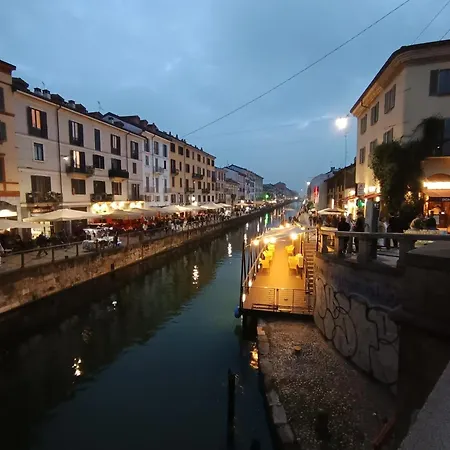 Naviglio Grande Milán